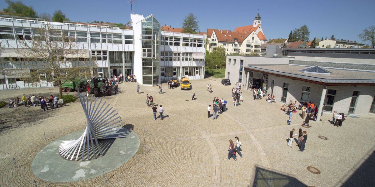 Khuôn viên rộng lớn của trường Đại học Khoa học Ứng dụng Kempten