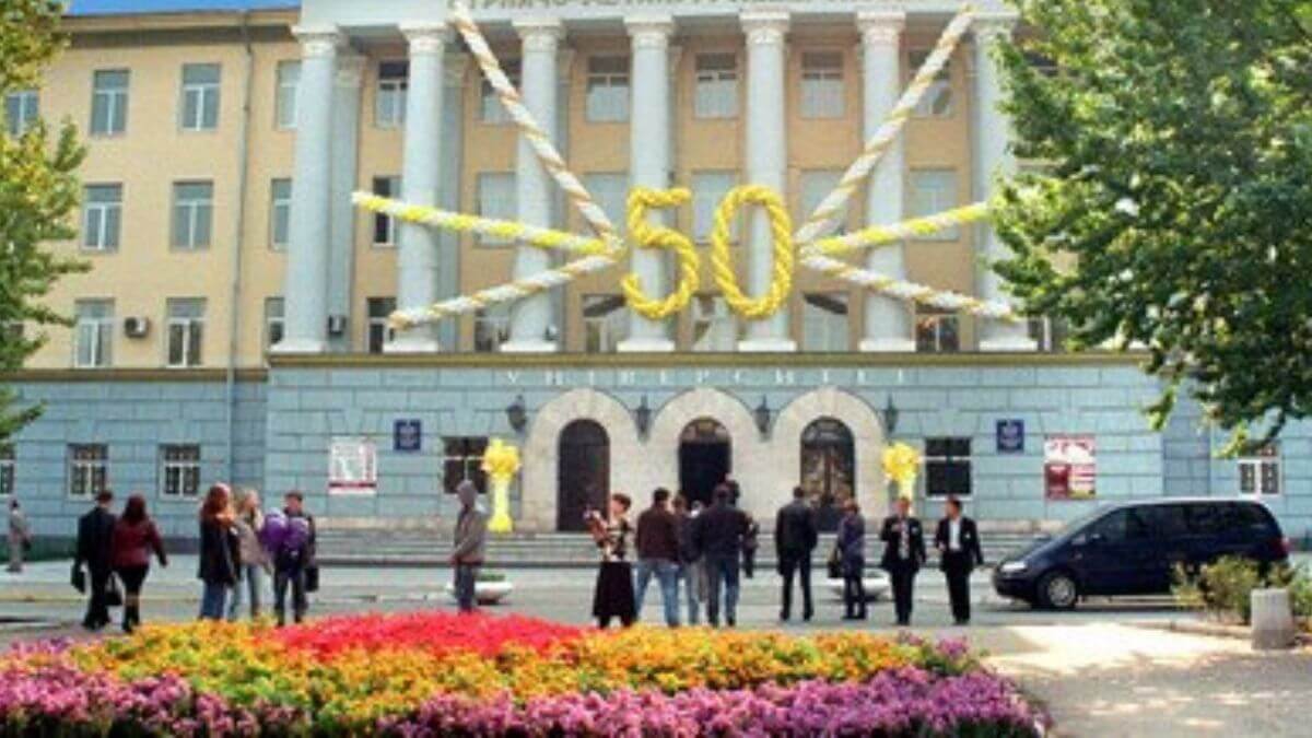 Trường Đại học Kỹ thuật Donbass thường xuyên tổ chức các hoạt động ngoại khóa cho sinh viên