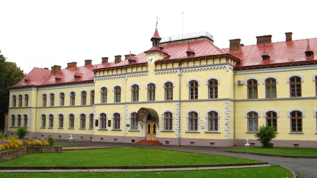 Trường Đại học Nông nghiệp Quốc gia Lviv sẽ mang đến cho sinh viên nhiều trải nghiệm đáng nhớ trên con đường học tập