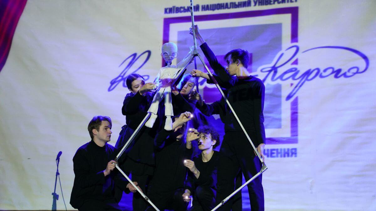 Những hoạt động ngoại khóa tại trường Đại học Sân khấu Điện ảnh và Truyền hình Quốc gia Kyiv