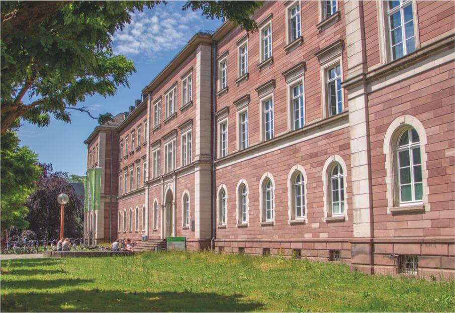 Trường Đại học Sư phạm Karlsruhe là ngôi trường có uy tín cao tại Đức