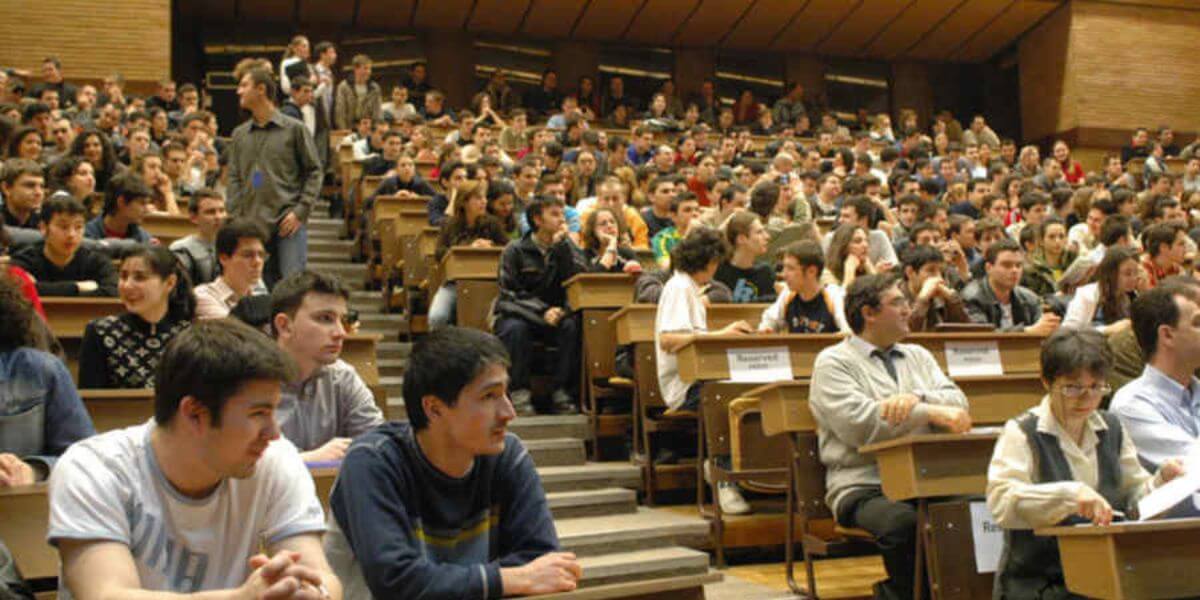Môi trường học tập tích cực tại trường Đại học Thiên chúa giáo Dimitrie Cantemir