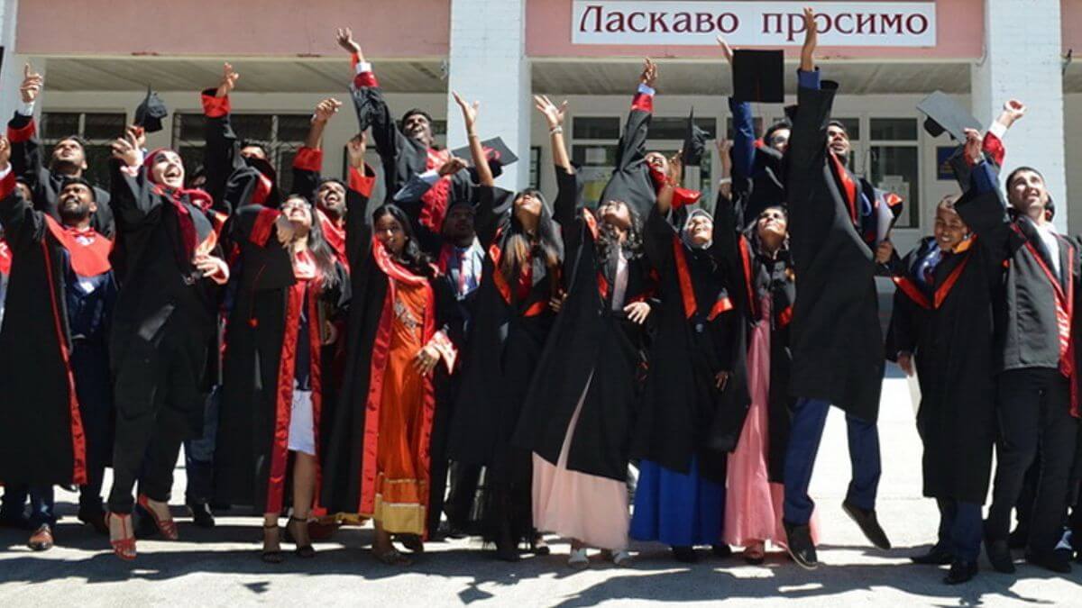 Trường Đại học Y khoa Lugansk sẽ mang đến cho sinh viên nhiều cơ hội học tập và phát triển